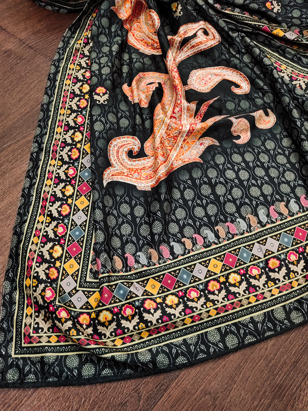 Women's Velvet Paisley Pattern Dupatta (Black) Trendmallsin