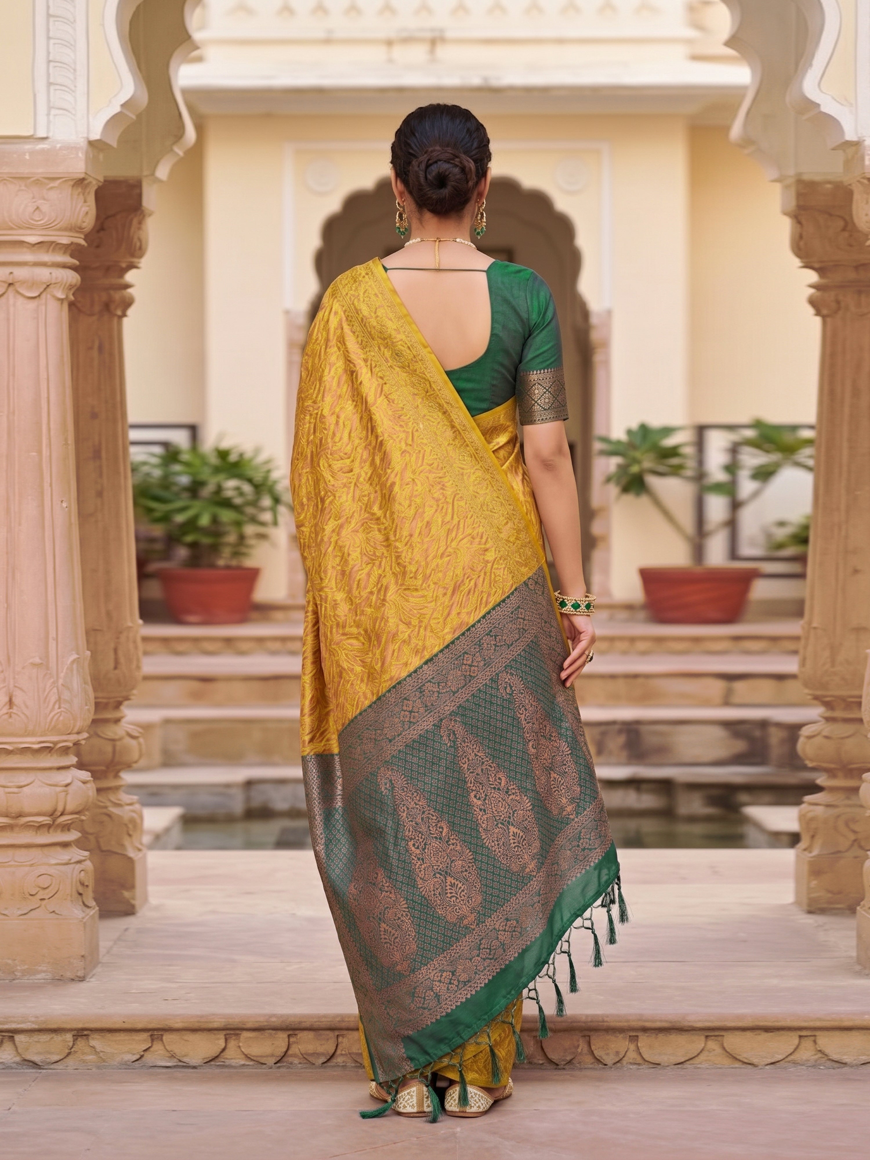 Yellow Jacquard Silk Woven Zari Work Rich Pallu Traditional Saree With Unstitch Blose Piece