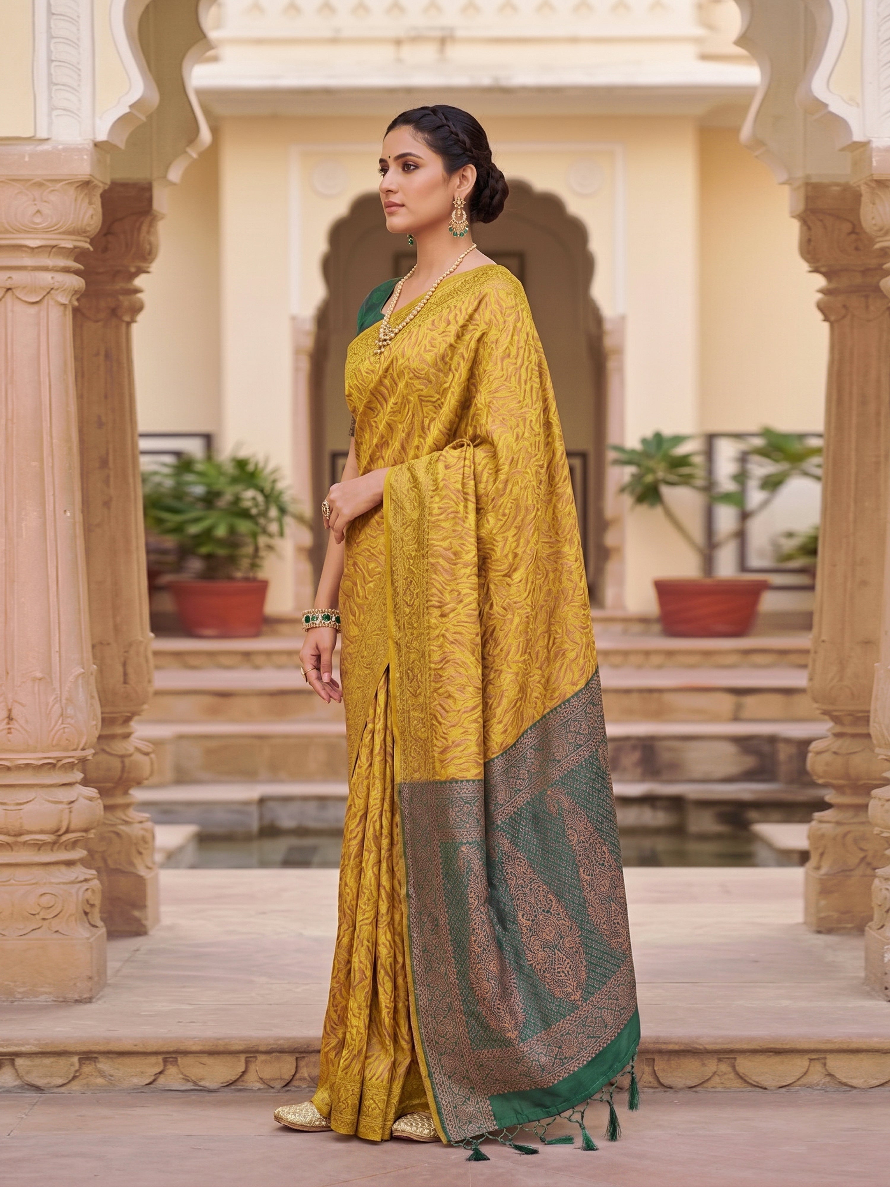 Yellow Jacquard Silk Woven Zari Work Rich Pallu Traditional Saree With Unstitch Blose Piece