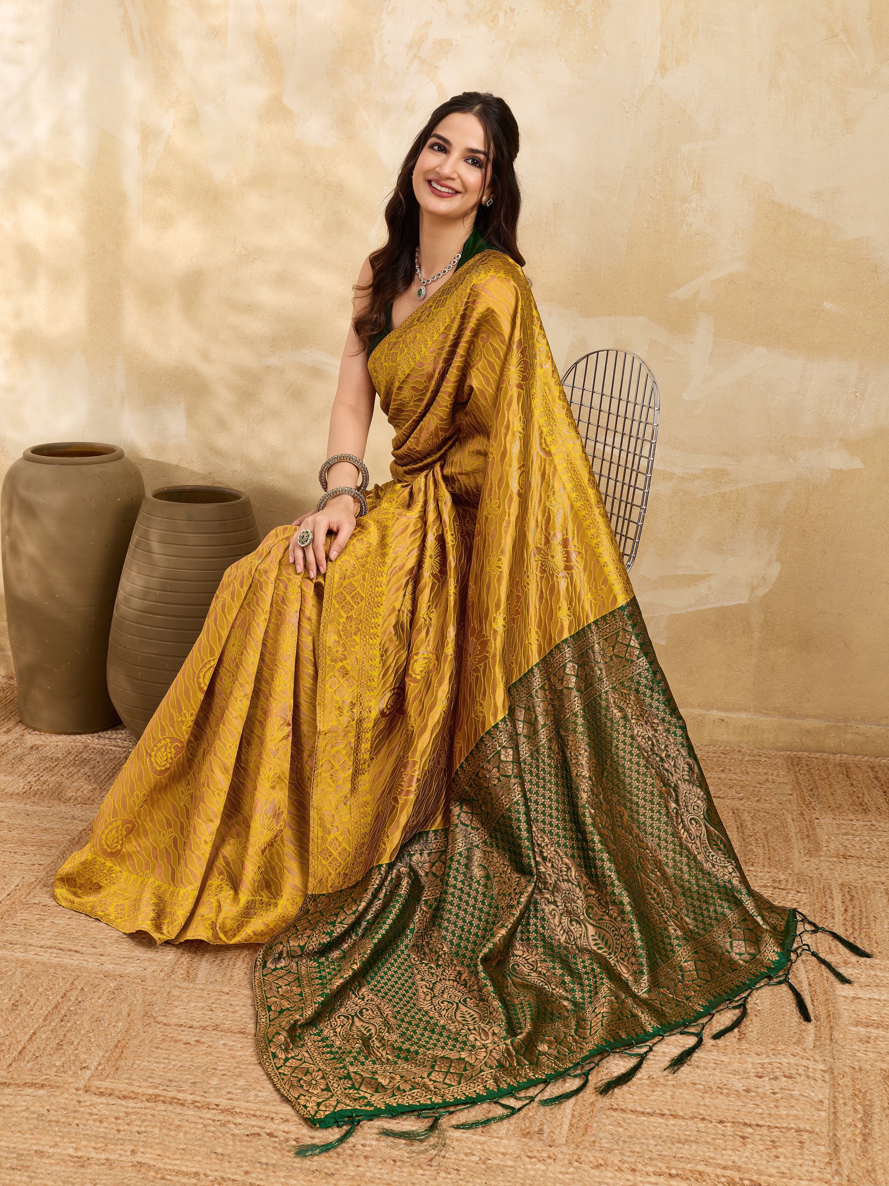 Yellow Jacquard Silk Woven Zari Work Rich Pallu Traditional Saree With Unstitch Blose Piece