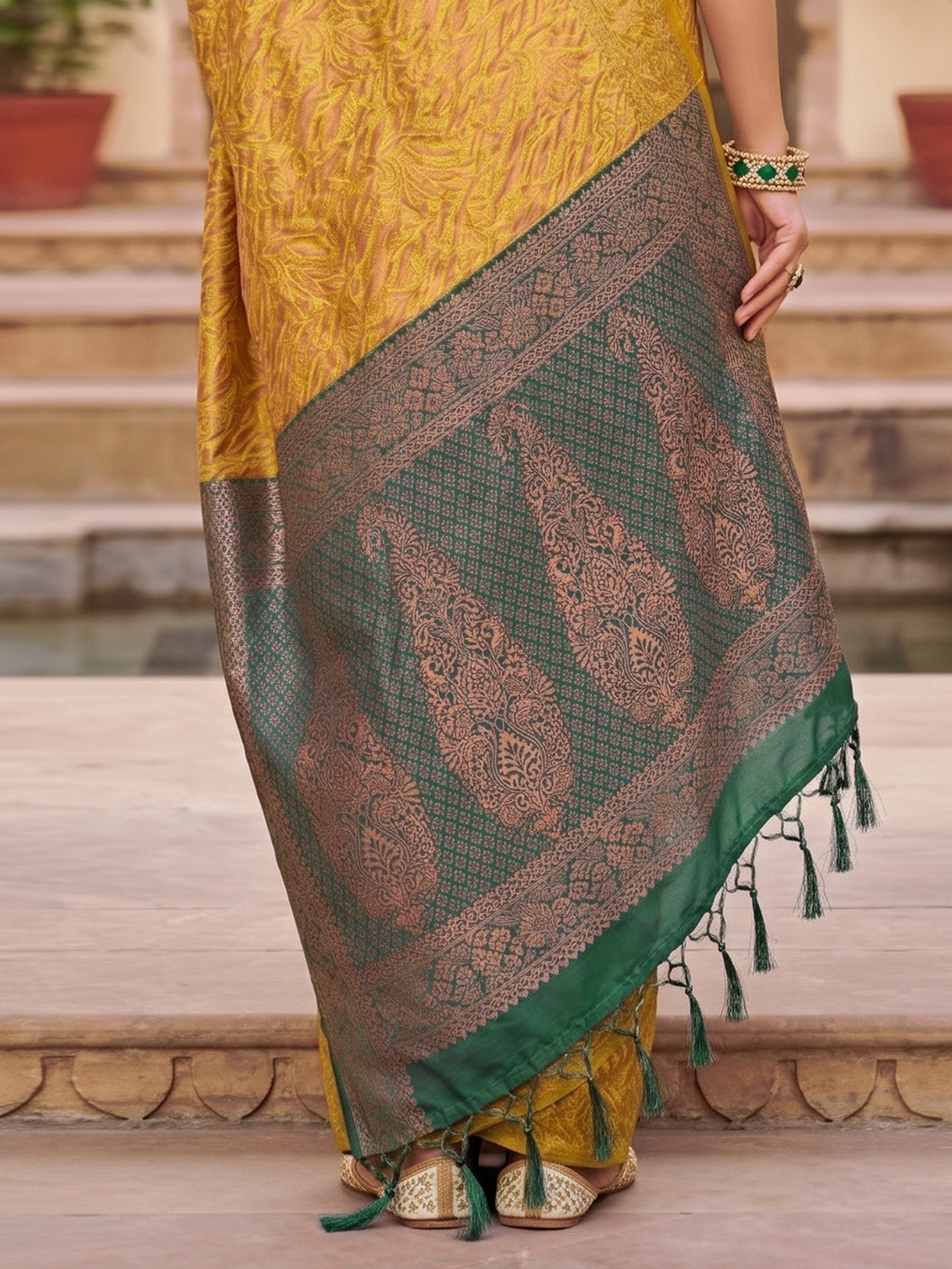 Yellow Jacquard Silk Woven Zari Work Rich Pallu Traditional Saree With Unstitch Blose Piece